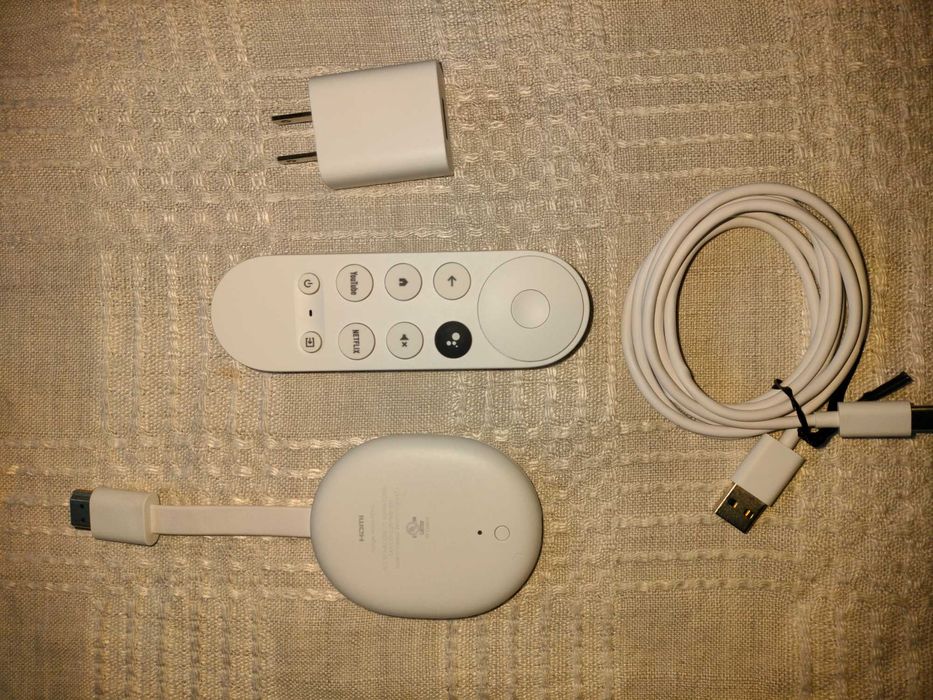 Медіаплеєр Google Chromecast 4K with Google TV, Snow, з пультом.