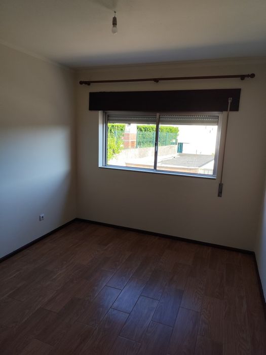 Alugo apartamento T2