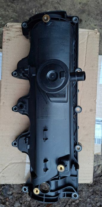 Клапанна кришка рено мега3,рено флюенс,дастер,кенго