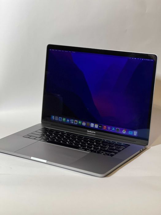 MacBook Pro 15 2017 i7 16/512 Touch Bar