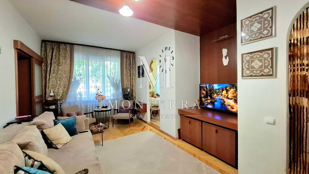Продаж 2-кімнатної квартири з ремонтом метро Дарниця вул. Г Чупринки 8