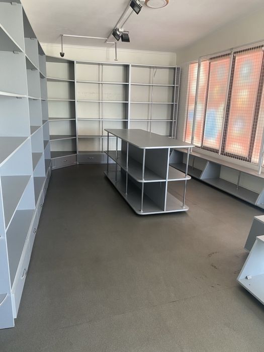 Продам комерційне приміщення Речовий ринок