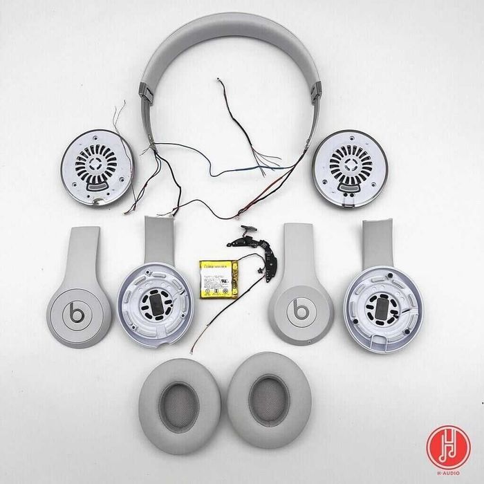 Продажа оригинальных запчастей к наушникам Beats Solo 2/3