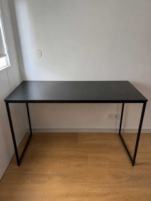 Secretária JYSK ASTRUP 120x60 Preta – Como Nova