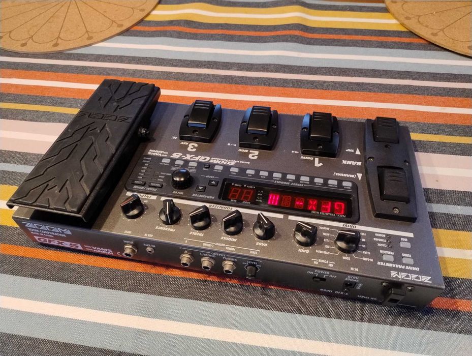 Procesor efektów / multiefekt gitarowy Zoom GFX-5