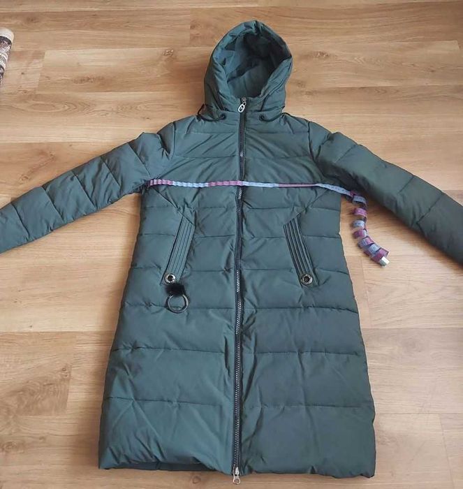 Продам зимовий жіночий пуховик