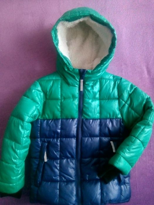 Продам .Зимнию куртку Cool club