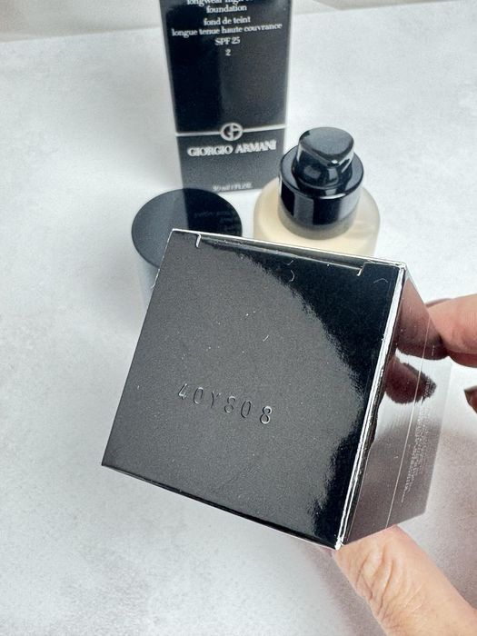 Тональний крем Armani Power Fabric