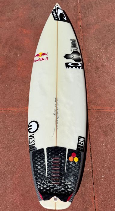 Prancha all merrick modelo giralbit feita para o atleta jordy smith