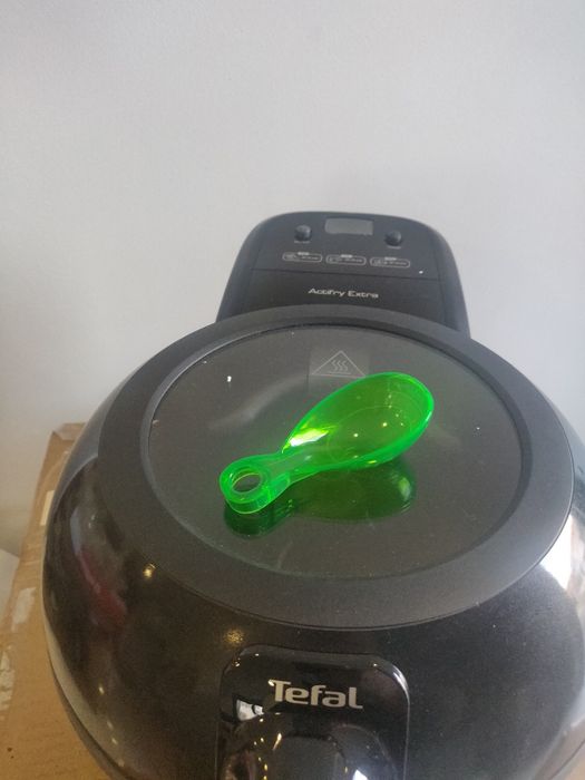 Fritadeira sem óleo Tefal ActiFry Extra preta
