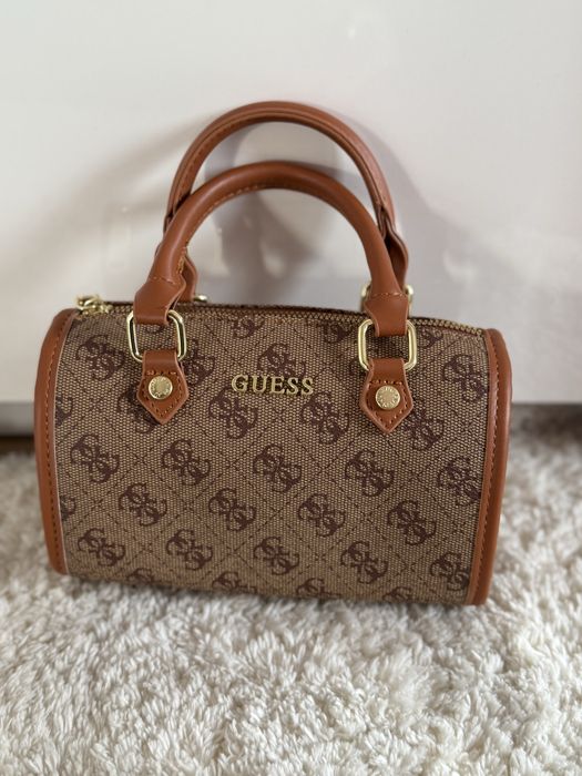 Torebka Guess kuferek