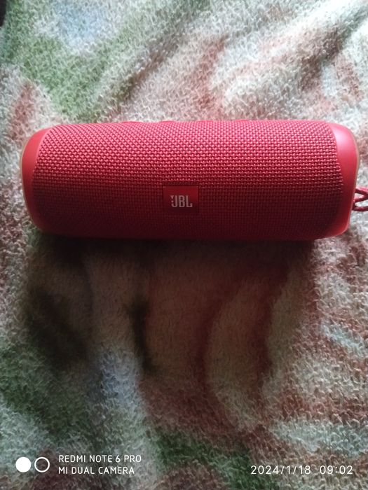 Продам колонку Jbl Flips 5