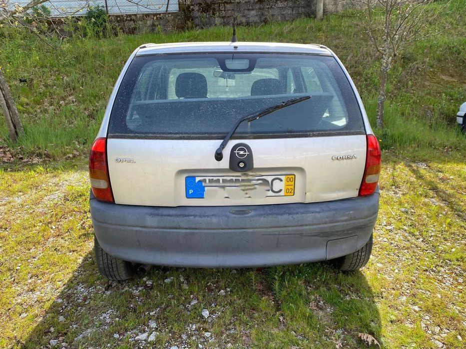 Opel Corsa B para peças