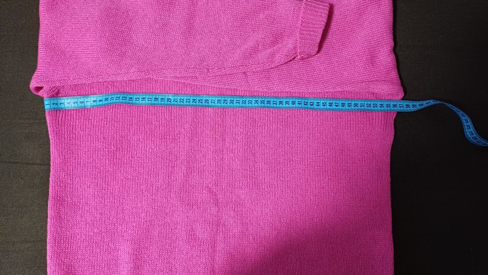 Светрик жіночий вовняний,свитер шерстяной.