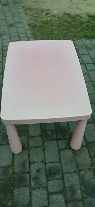 Stolik z krzesełkami