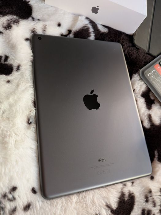 Apple iPad gen. 9 64Gb + akcesoria etui nillkin