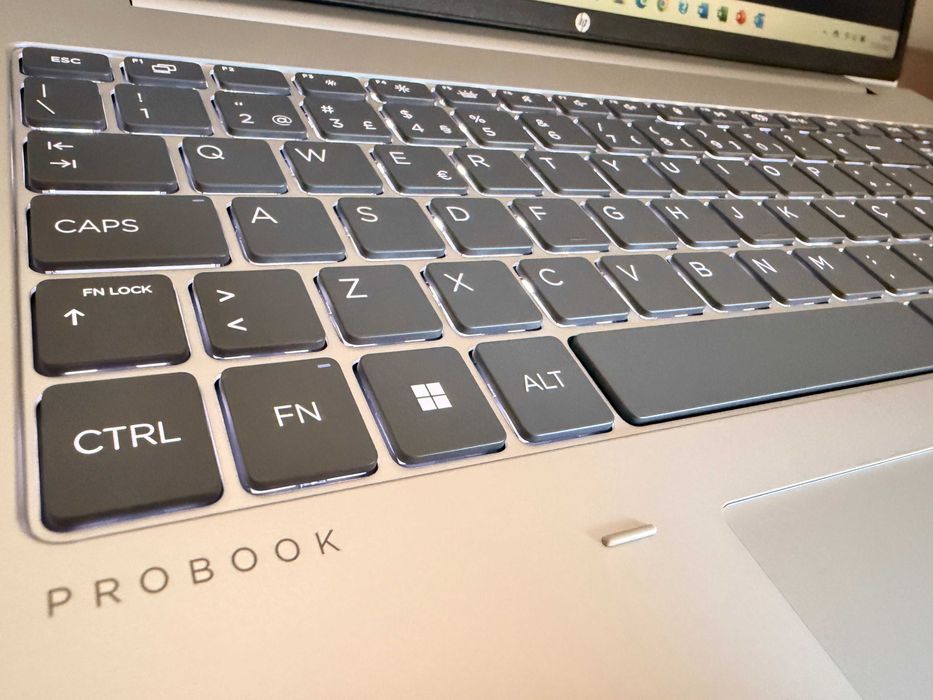 HP ProBook 460 G11 16" Full HD | Ultra 5-125U | 16 GB RAM | 512 GB SSD | Warranty |64584846876801121