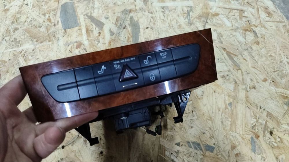 Блок управління центральної консолі Mercedes W211, A2116800552 консоль
