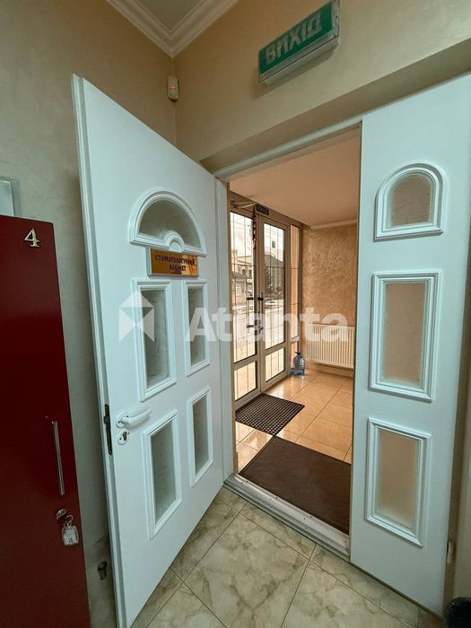Оренда приміщення та/або будинку в центрі с-ща Лужани - 252 м2