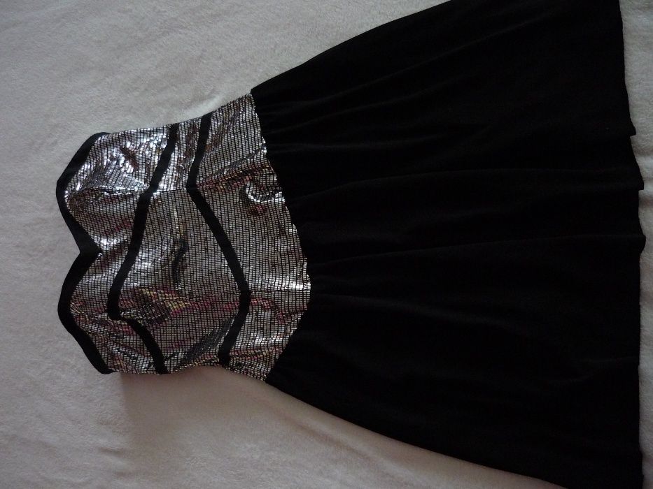 Sukienka czarna sylwestrowa