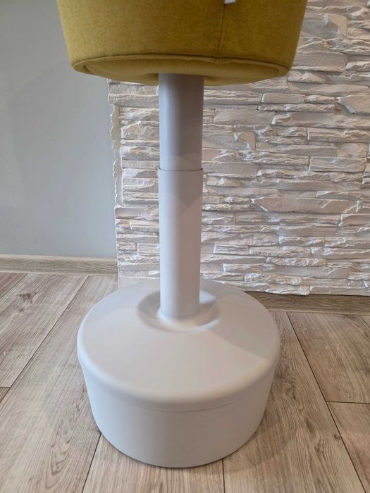 Pufa ergonomiczna Profim Mickey Hoker balansujący praca na stojąco