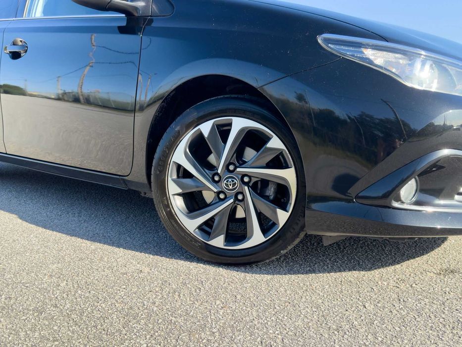 Toyota Auris 1.2T Comfort +P.Sport +NAV