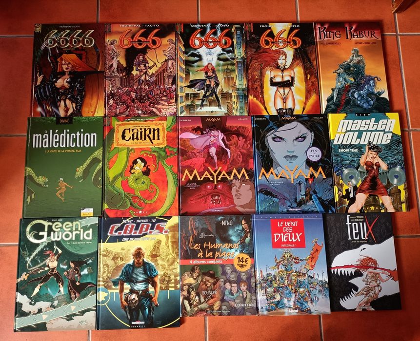 74 Livros em francês, inglês e espanhol