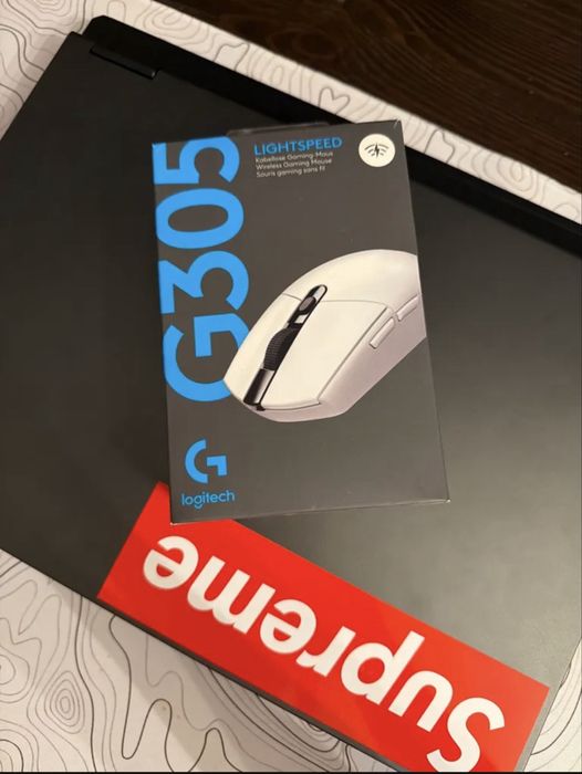 Logitech G305 Lightspeed у білому кольорі