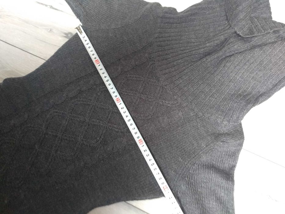 Sweter z golfem długi taliowany grafitowy rozm. S