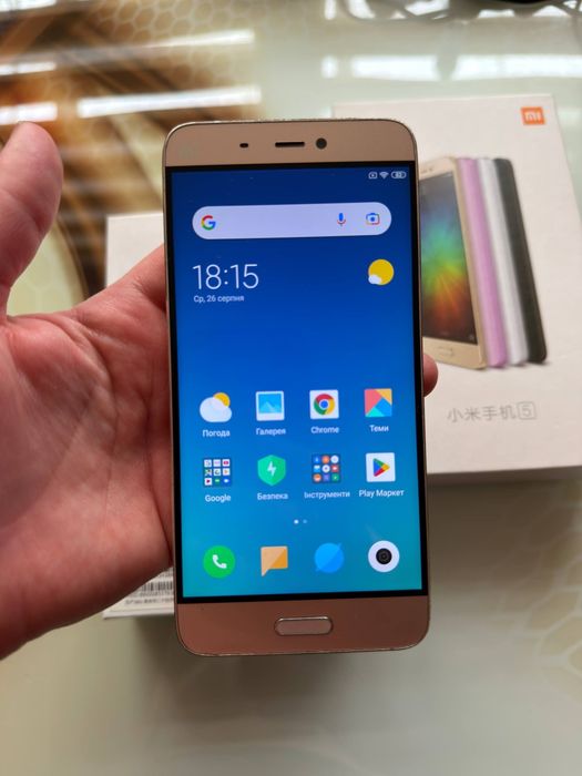 Xiaomi Mi 5 3/64 GB — 2 шт (рожевий, чорний), з коробками