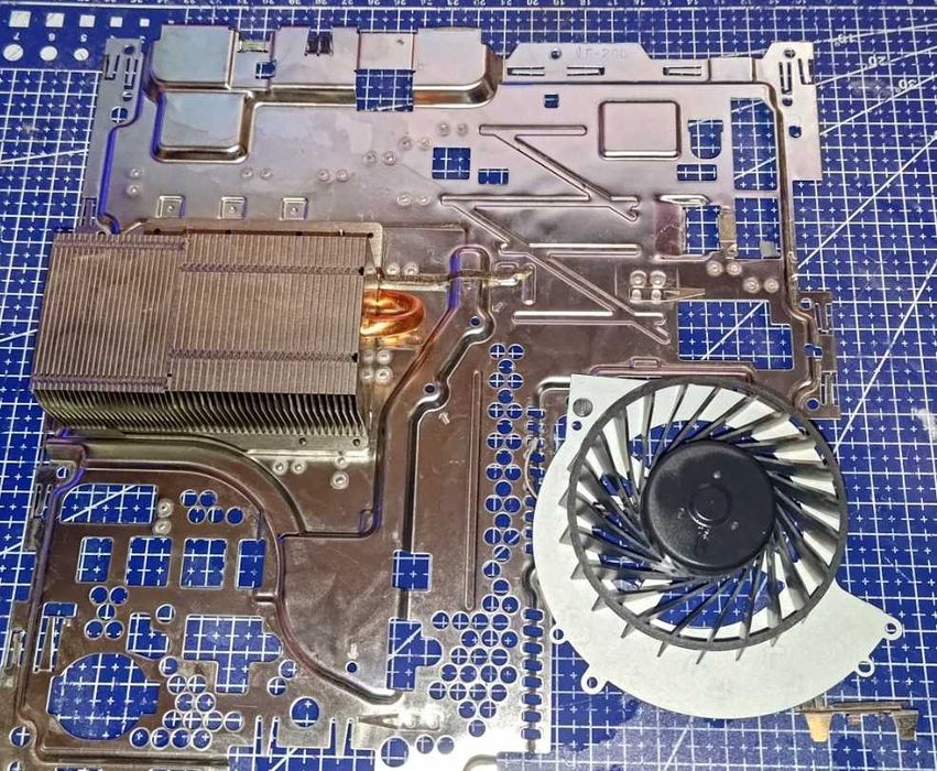 PS4 FAT przerobiona Jailbreak Hen 10.01 + 2 pady + SPA wyczyszczona