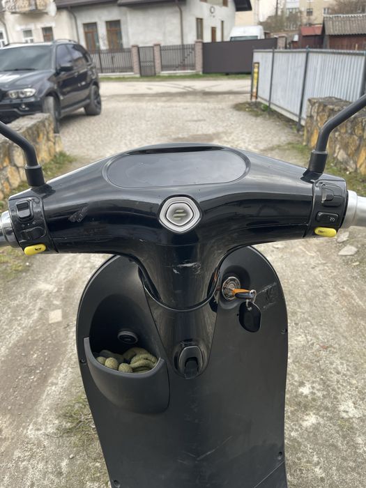 Електроскутер ecooter e1r
