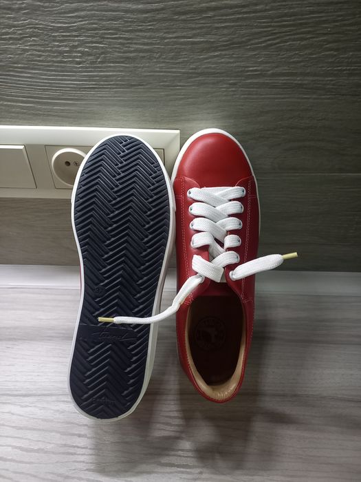 Червоні шкіряні жіночі кеди Ukraine