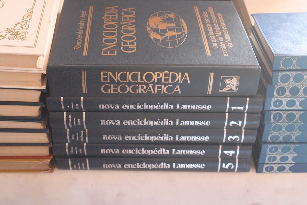 Coleção de 70 Livros Encadernados – várias coleções