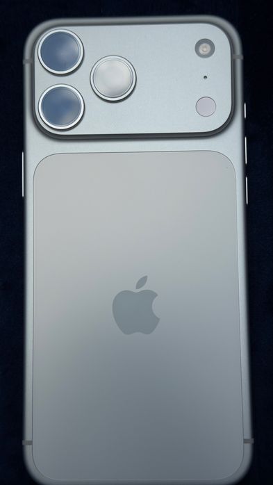 Продам  iPhone 17 Pro Max 2TB Silver Neverlock
