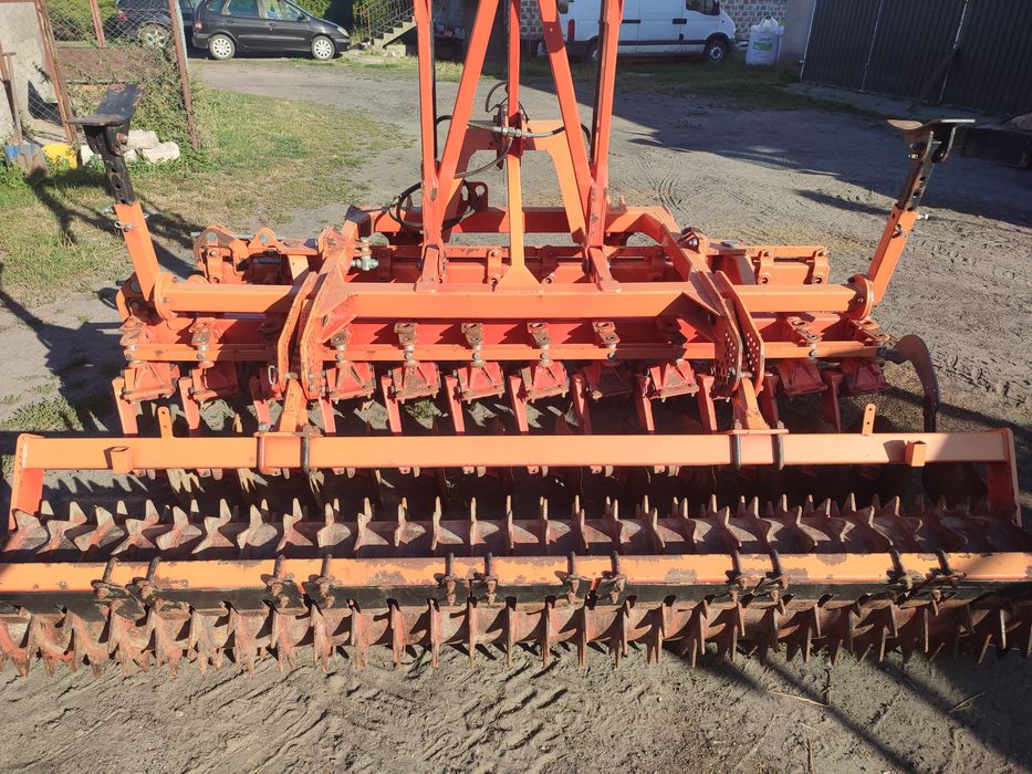 Agregat uprawowo siewny talerzowy