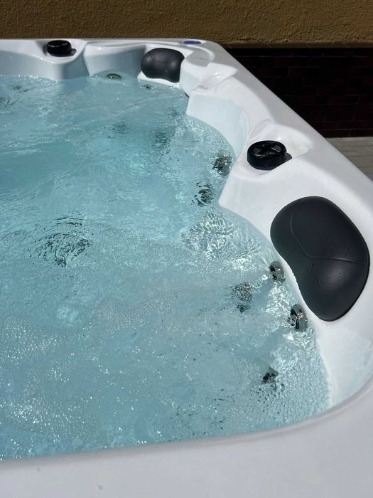 Jacuzzi 5-osobowe - darmowy montaż - 40 dysz - pokrywa termiczna