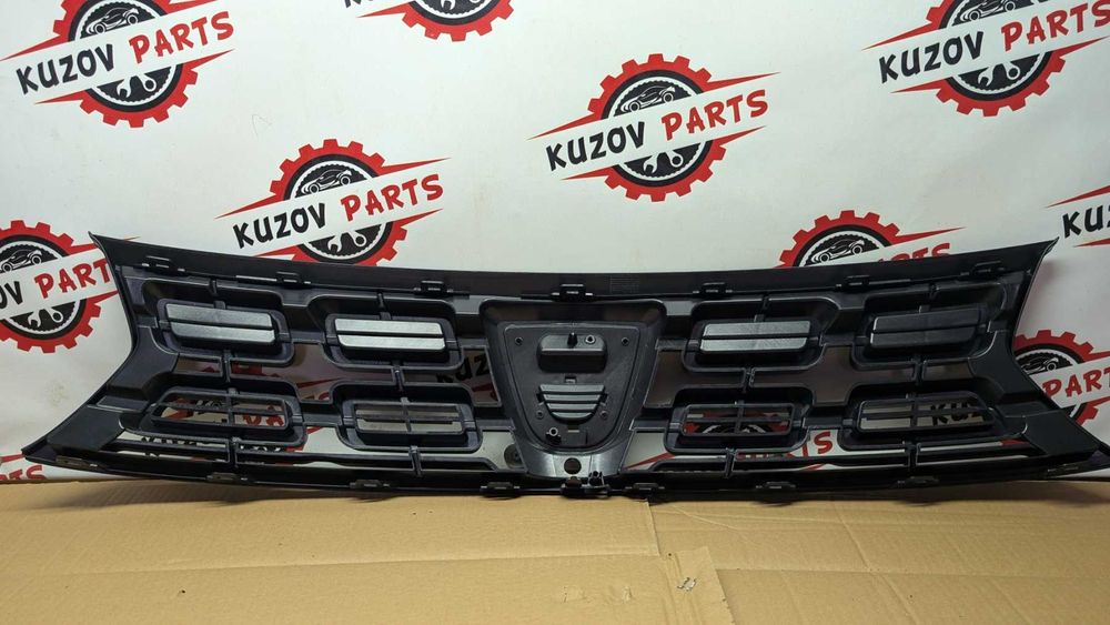 Решітка радіатора Dacia Duster 2018-2022