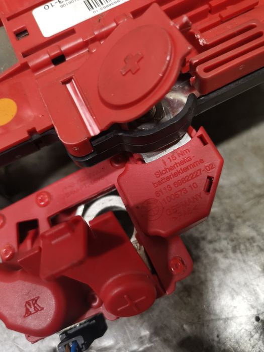 BMW E90 E91 E92 klema pirotechniczna plus