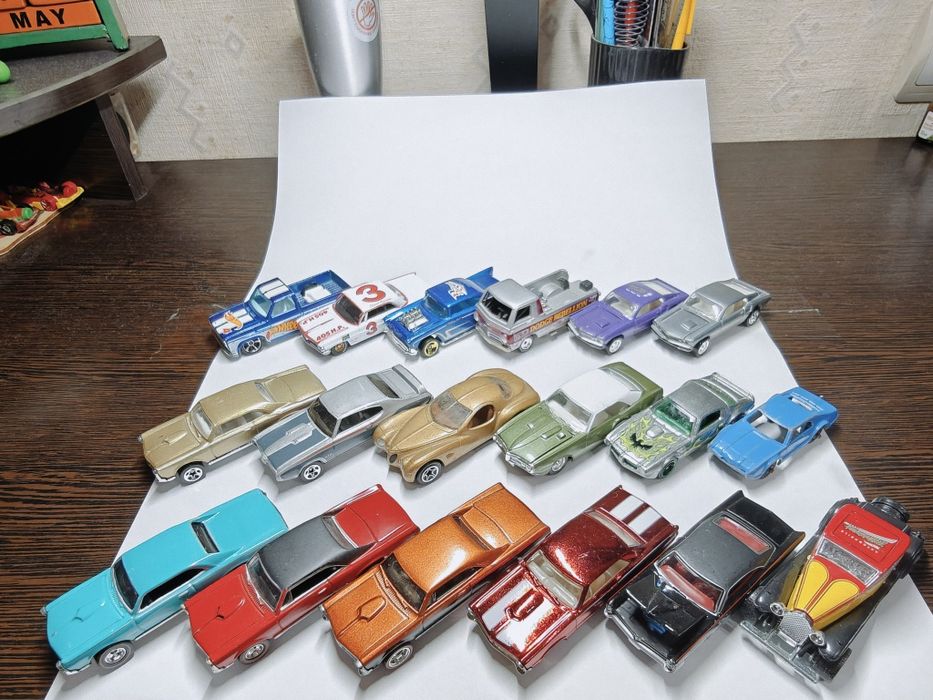 Машинки модели hot wheels matchbox Johnny lightning tootsie racing champions