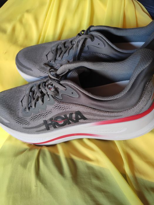 Кросівки HOKA стильні зручні в прекрасному дизайні