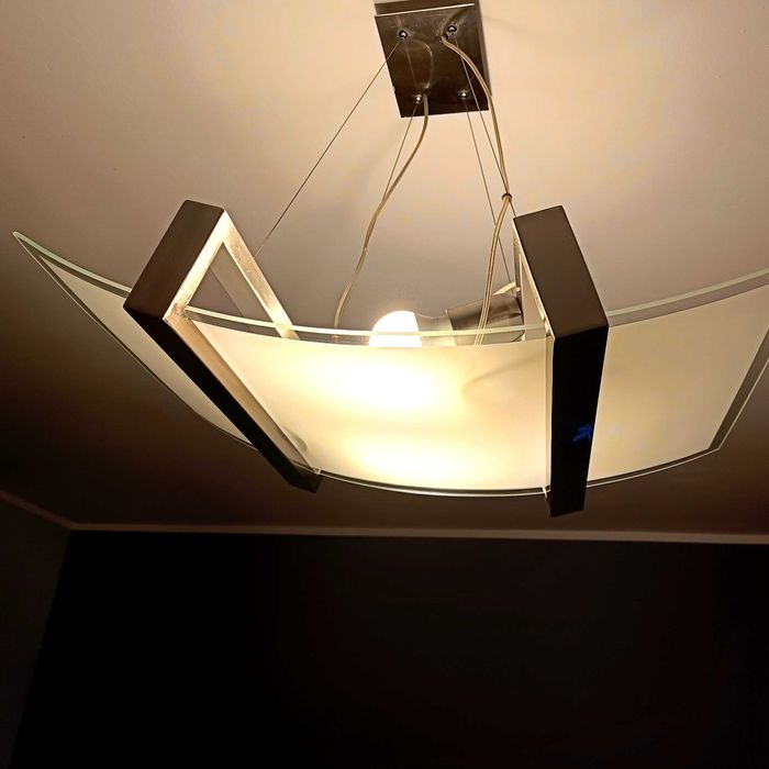 Lampa szklana wiszaca