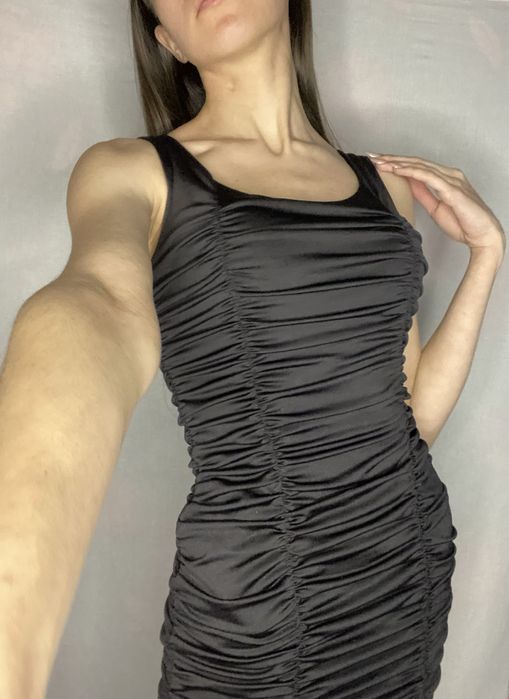 Сукня чорного кольору