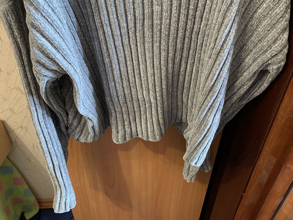 Продам светр на дівчинку FB Sister