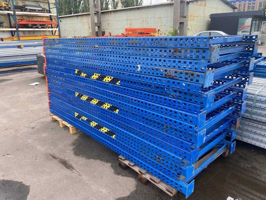 Продам БУ стелажі для складу. Є техніка на продаж (штабелери, рокли).