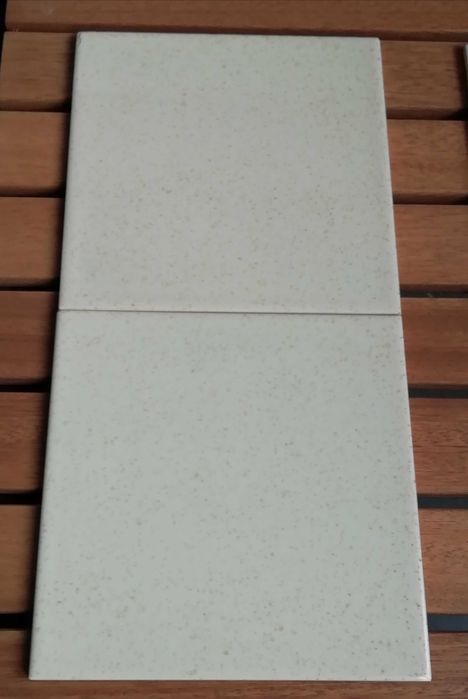Azulejos beges, Sacavém