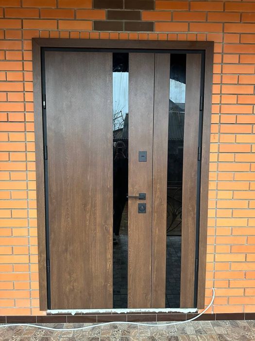 Вхідні двері в квартиру та будинок. В наявності та під замовлення