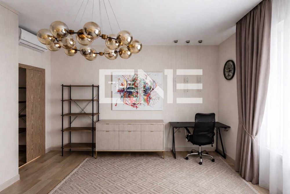 біля КМ КОНИК Шикарний автономний будінок