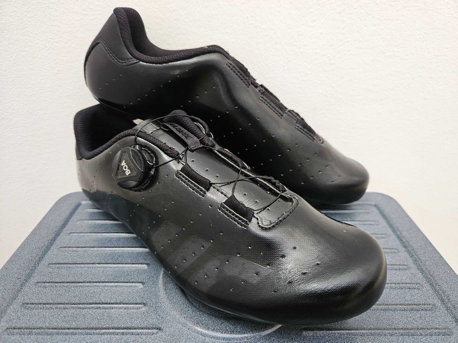 Sapatos AGU / Mavic / Scott / Shimano nº42 (Novos)