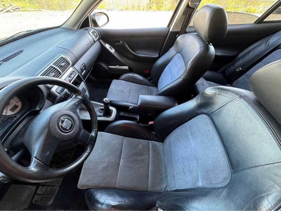 Bancos Eléctricos e Aquecidos em Pele e Carmurça Seat Leon 1M